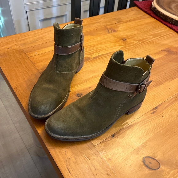 Suede boots - Picture 3 of 9